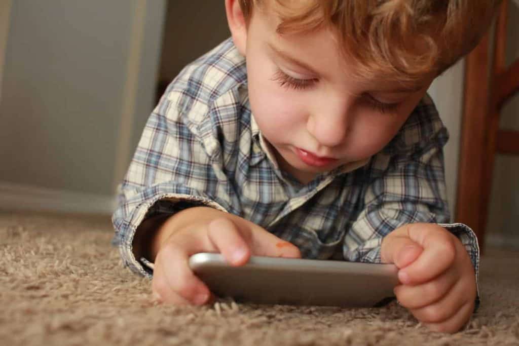 Screen Time - How Much is Too Much? 2 Screen Time - How Much is Too Much?